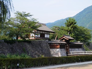 太鼓門と前橋
