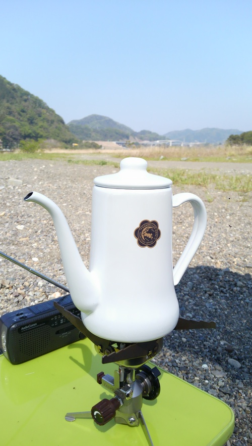 相模川で野営