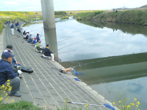 マス釣り開催：深谷市小山川