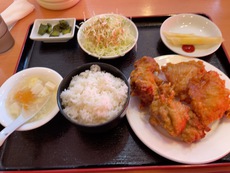 紅梅園の唐揚げランチぃー(^^♪