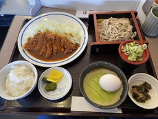 昼は味噌カツ、夜は伝串ィィ