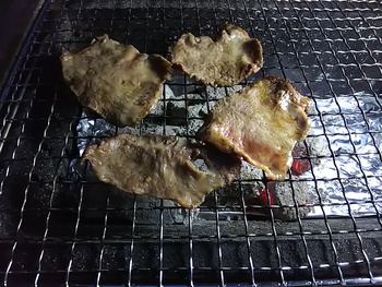 肉を焼いて最後の連休を...〆。