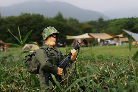 「朝霧にてTBCOM軍を発見セリ！」