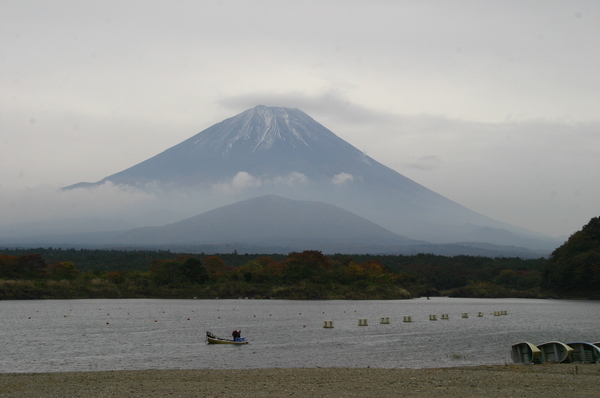 精進湖キャンプ場（キャンピングコテージ）