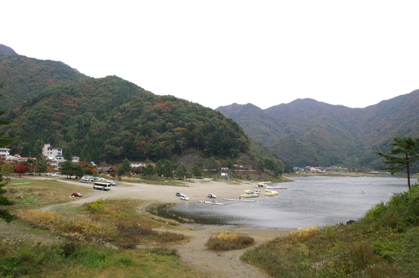 精進湖キャンプ場（キャンピングコテージ）