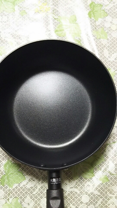 焼く・炒める・揚げる・煮る！フッ素加工深型フライパン！