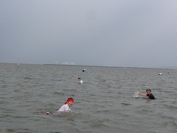 海の真ん中で雷が鳴り出したら如何する。