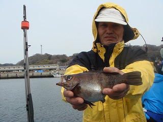 豊浜の釣り舟「健成丸」