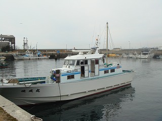 豊浜の釣り舟「健成丸」