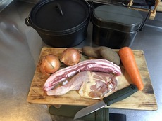 自宅でキャンプ飯！ 2019/02/16 05:59:02