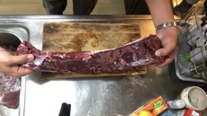 今猟期初物のシカをステーキにして食べたよ 2018/11/08 12:27:03
