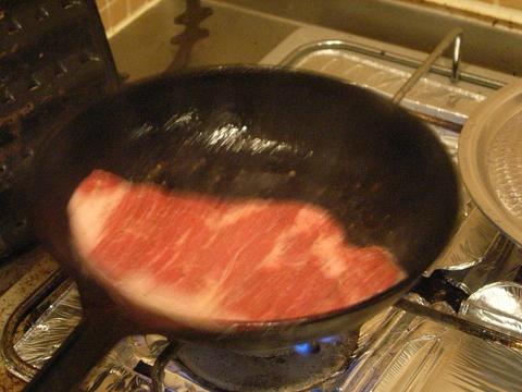 キャンプにフライパンは基本ですね。