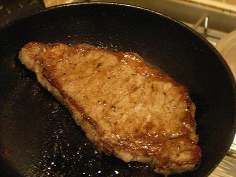 キャンプにフライパンは基本ですね。