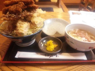 癒しとデカ盛りスポットへ