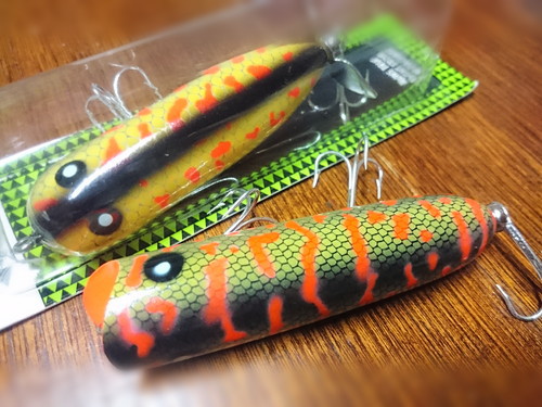 ずっと気になってた ヘドン スミス ファクトリーカラー ラッキー13＆マグナム かるく ルアー・フライ