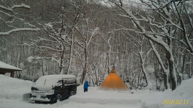 雨のち大雪♪雪中キャンプ