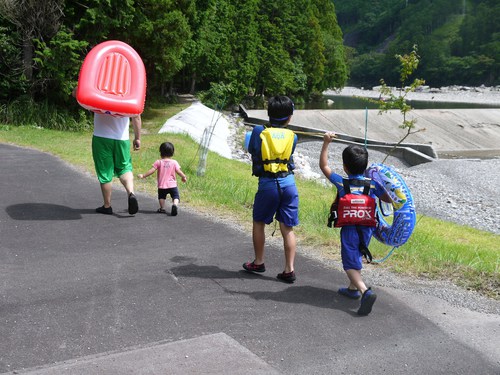 キャンプinn海山で川遊び～!!