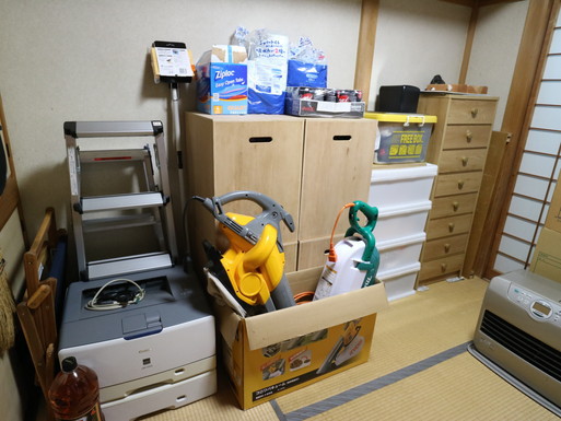 道具の別荘では当然足りず、一部屋潰しのて道具部屋の整備が完了～！！