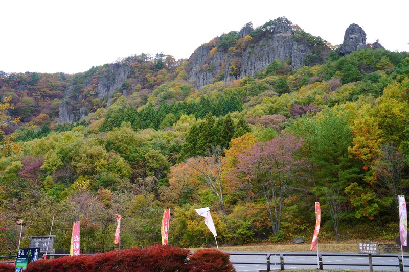秋深む霊山