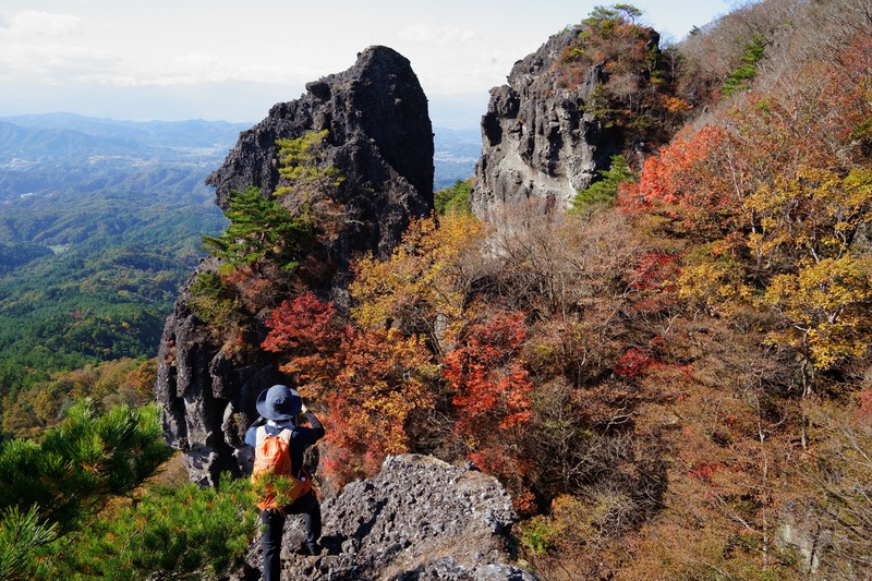 秋深む霊山