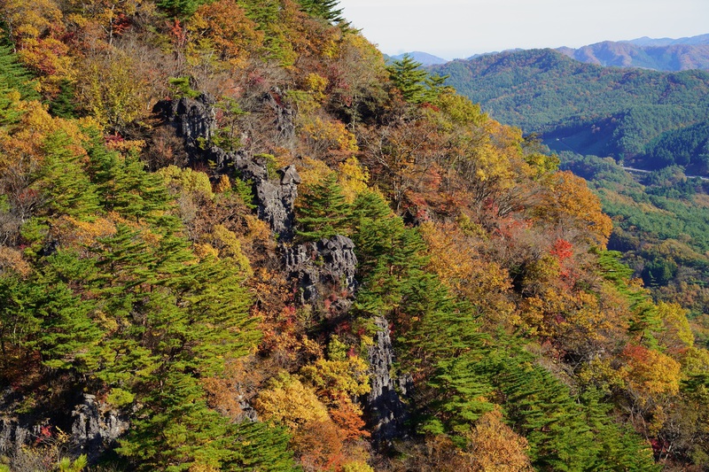 秋深む霊山