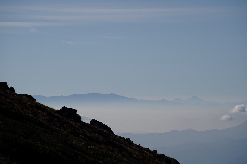 “山粧う”　月山