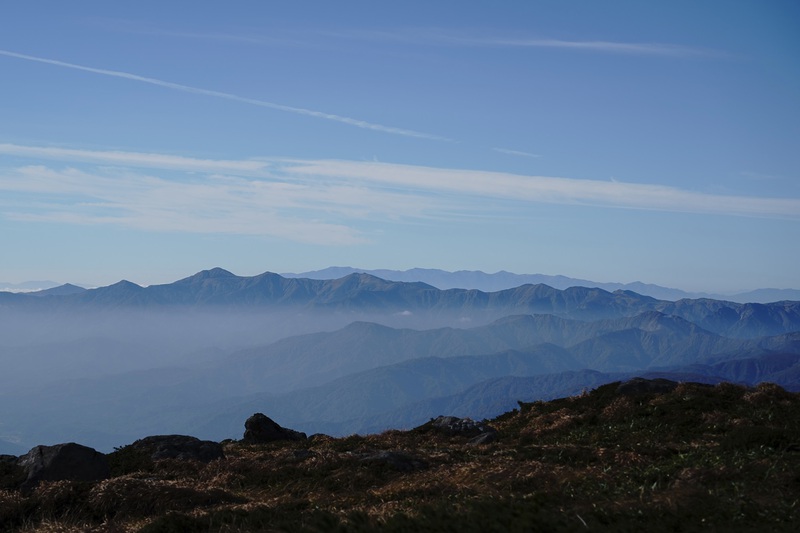 “山粧う”　月山