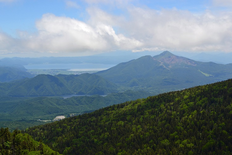 ロープウェイで雲上の楽園へ　～西吾妻山～