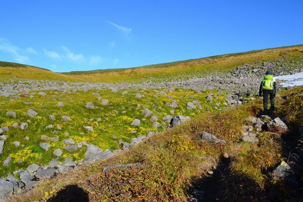 紅葉と静寂の鳥海山へ