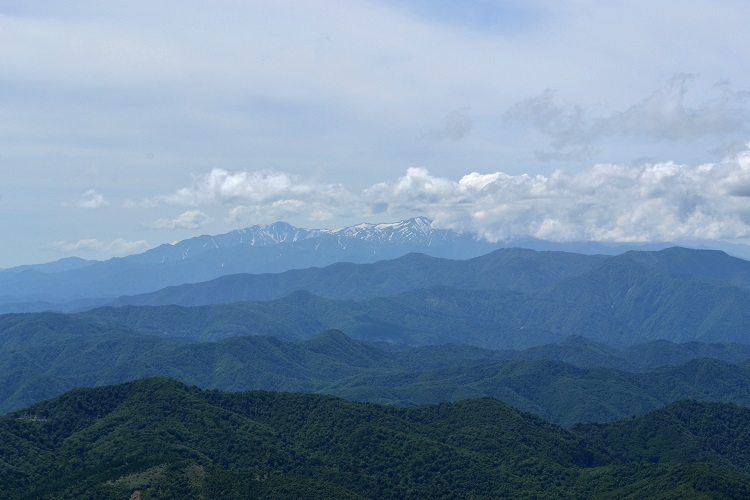 ロープウェイで雲上の楽園へ　～西吾妻山～