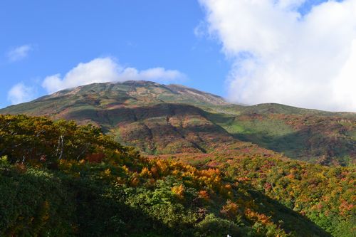 紅葉と静寂の鳥海山へ