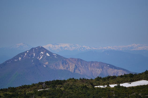 初夏の一切経山