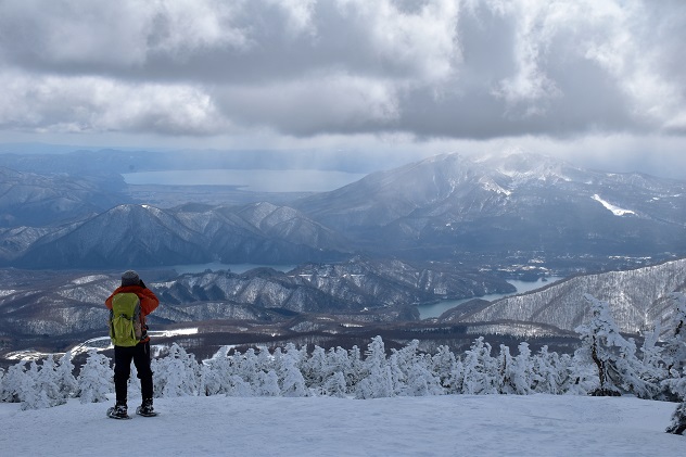 ラピスラズリの空に　西吾妻山