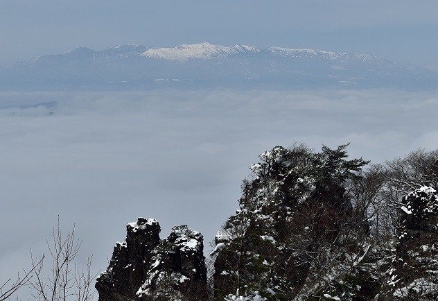 なごり雪と雲海の霊山
