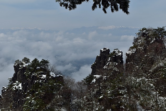なごり雪と雲海の霊山