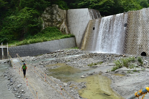 鳳凰山の3つの峰をめぐり歩く