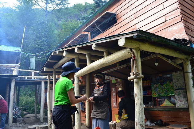 鳳凰山の3つの峰をめぐり歩く