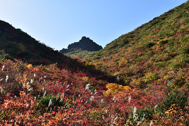 “山粧う”　安達太良山
