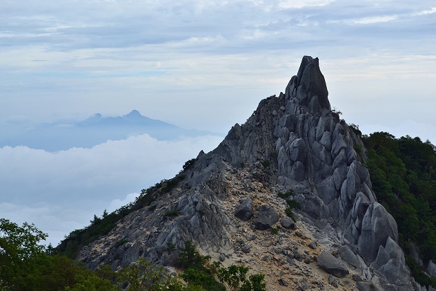 鳳凰山の3つの峰をめぐり歩く