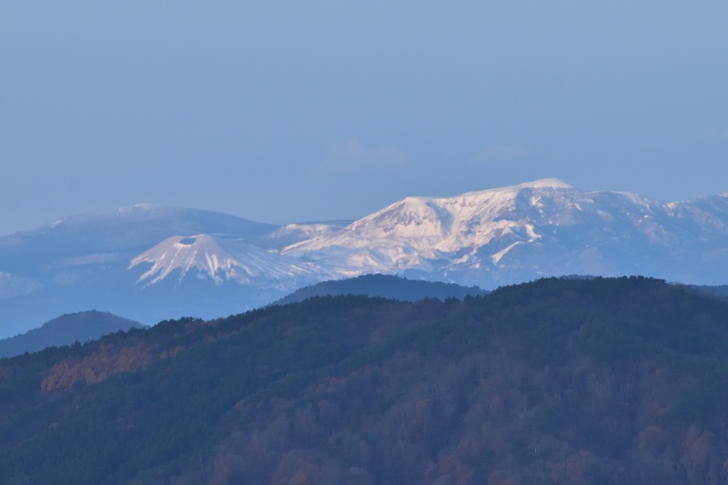 小春日和の鹿狼山と霊山