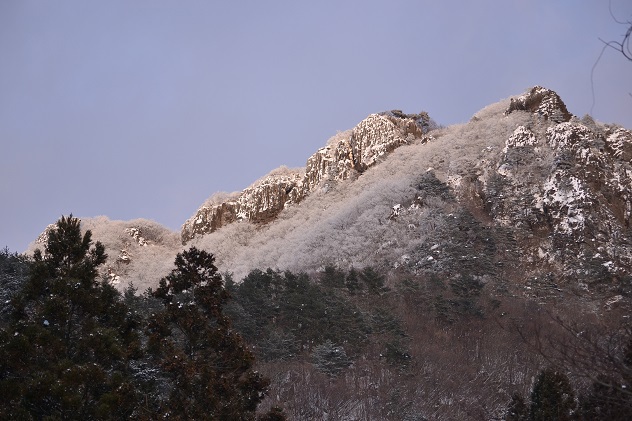 歴史ロマンあふれる霊山