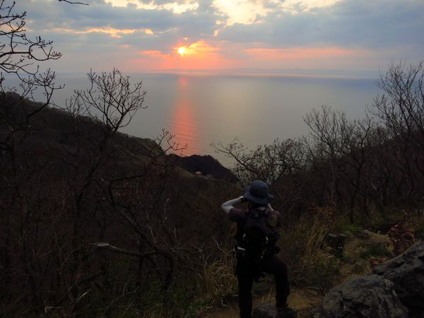 暮れゆく角田山