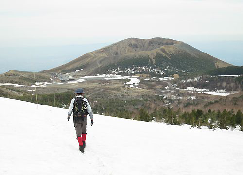 春、近し　～一切経山～