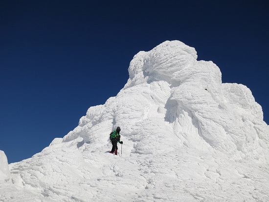 モルゲンロートに染まる安達太良山Ⅱ