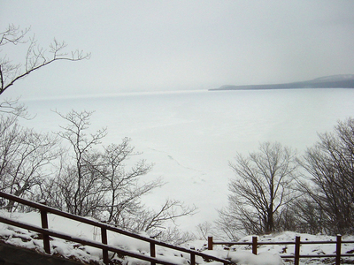 冬の和琴湖畔に一泊、雪の和琴半島を散策してみた。