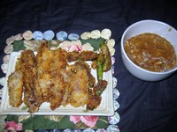ビフカツと獅子唐のフライ....おろし玉ねぎのソースで 2011/04/02 10:56:44
