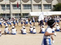 ２日，息子の運動会，綱引き，騎馬戦，リレー，組み体操 2010/10/02 23:57:38