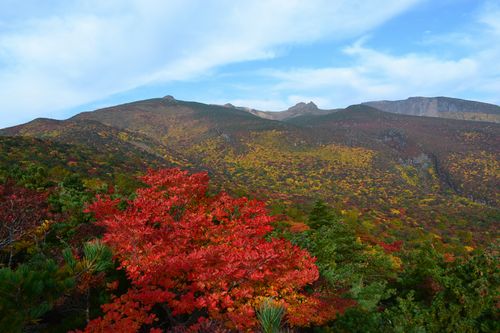 真っ赤っかの安達太良山