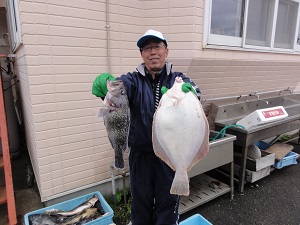 シーバスを捜せ 奥尻島 遊漁船での釣り 古い友人と伴に