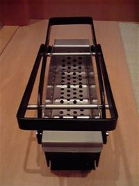 新聞紙を燃料にする!? 紙与作